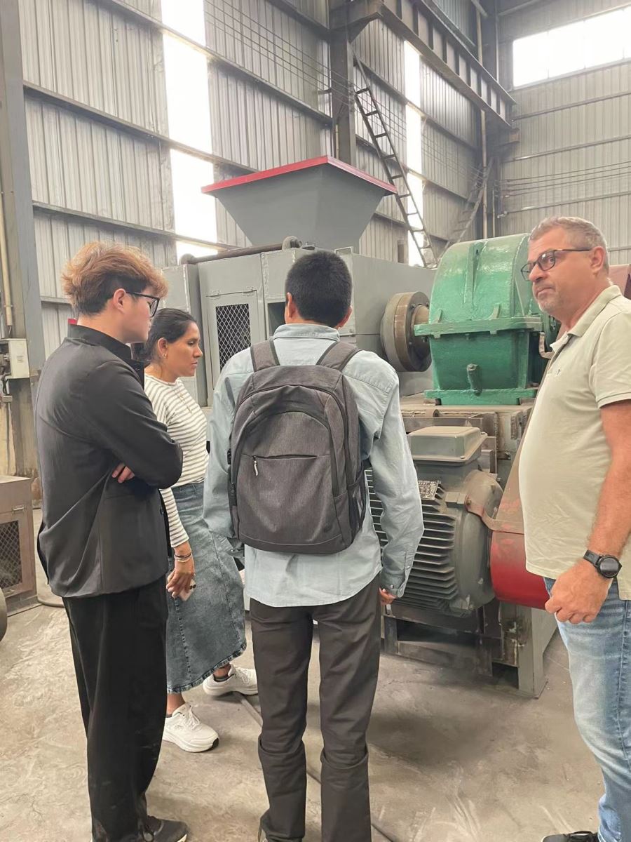 Malaysia_charcoal_ball_machine